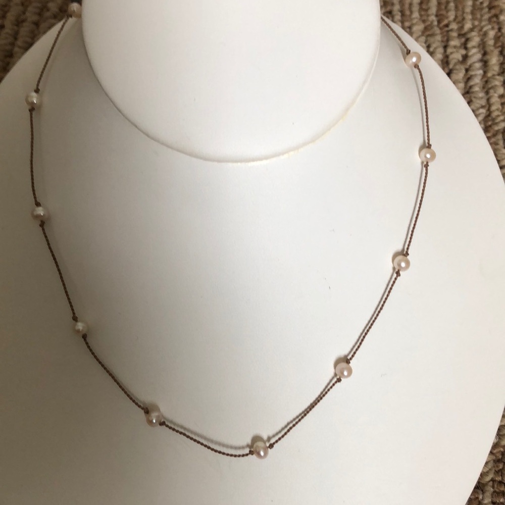 Floating Pearl Necklace 🐚